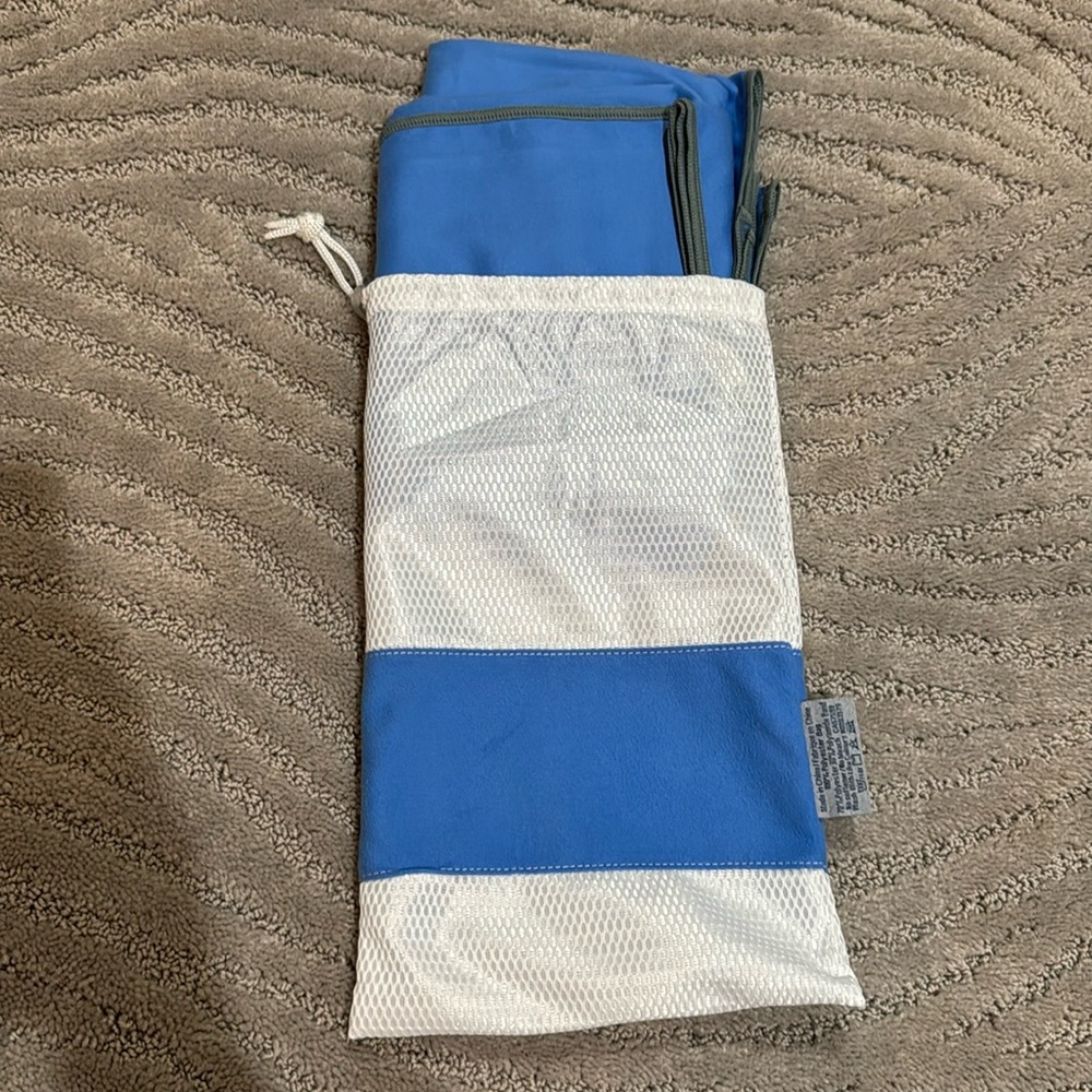 NWT, Norwex Active Towel With Mesh Bag, Large
